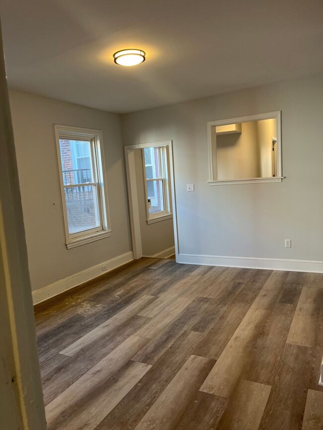 Building Photo - Newly remodeled 2br w off st parking laundry