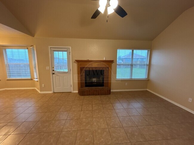 Building Photo - 2505 Southwood Dr