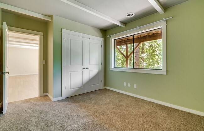 Building Photo - 4Bed, 3Bath Home in West Slope / Raleigh H...