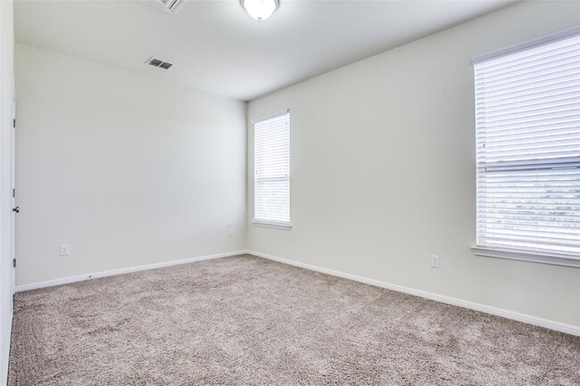 Building Photo - 9804 Tolima Dr