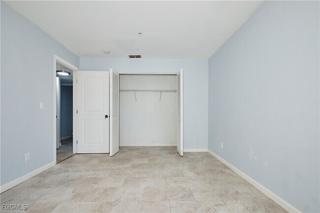 Building Photo - 824 Alderman St