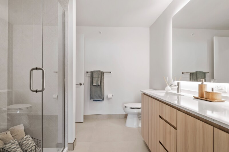 Building Photo - 510 S Damen Ave