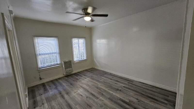 Primary Photo - 1185 E Vernon Ave