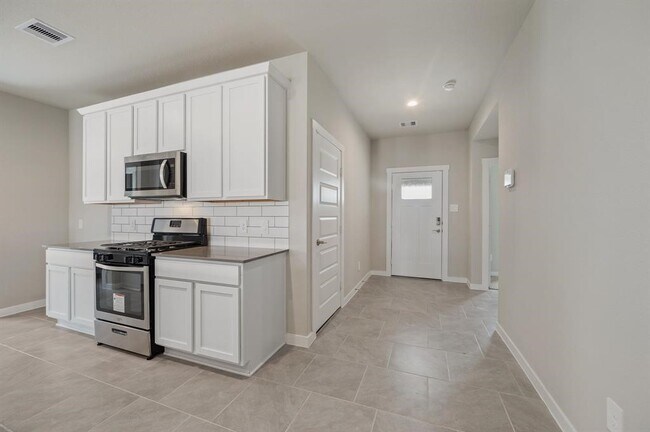 Building Photo - 29422 Pikes Peak Dr