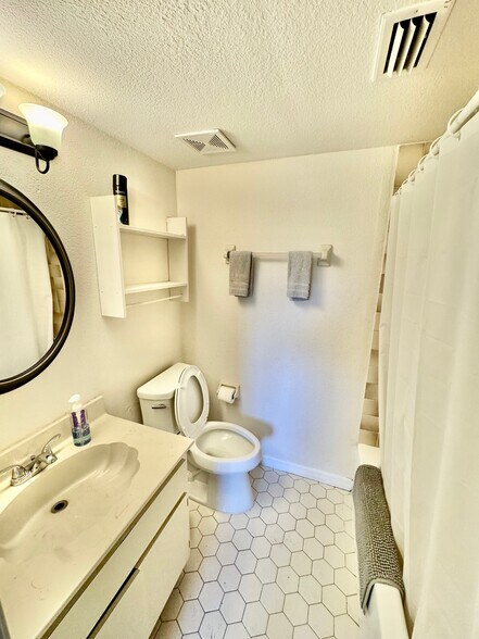 Building Photo - 22523 Westchester Blvd