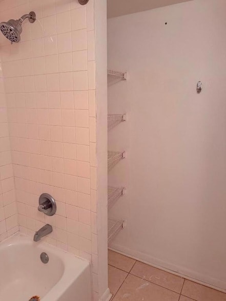 Building Photo - 1040 Lake Shore Dr