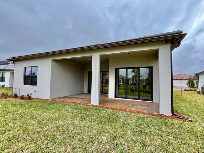 Building Photo - VERANDA GARDENS BRAND NEW HOME