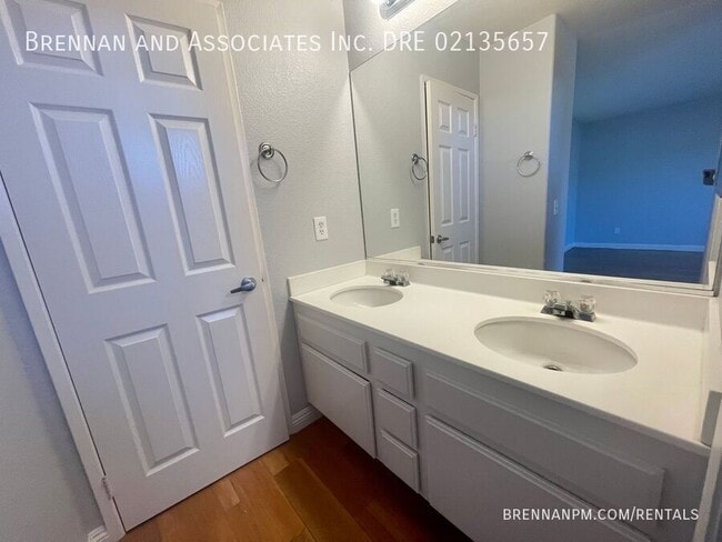 Building Photo - 1533 Applegate St