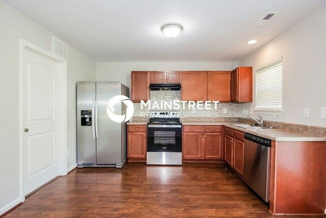 Building Photo - 3 Bedroom Pet-Friendly Home in Gastonia, NC with Main Street Renewal