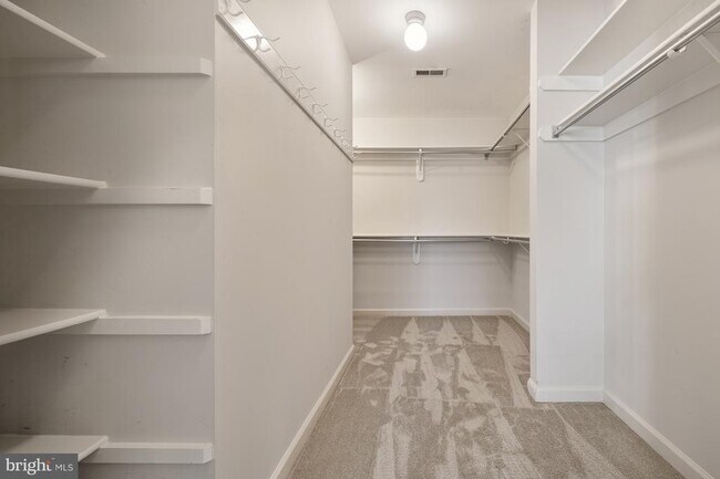 Building Photo - 8815 Surrey Ct