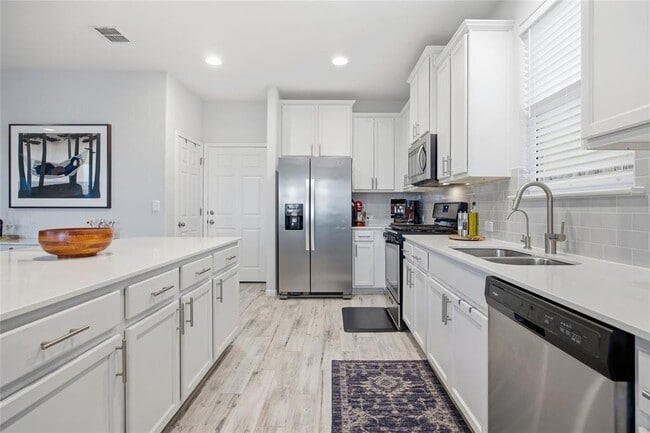 Building Photo - 6402 Moncrieff Dr