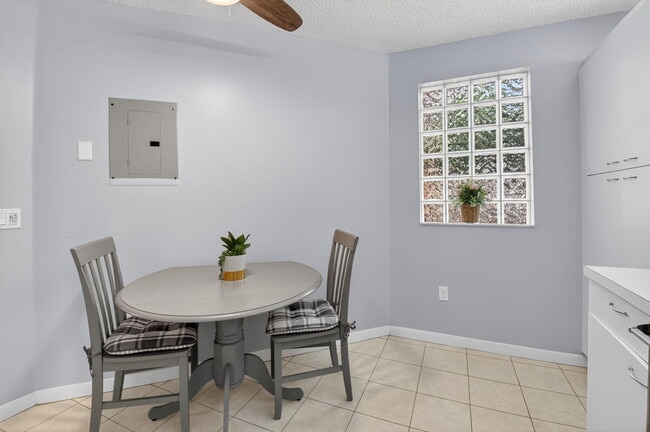 Building Photo - 5155 Europa Dr