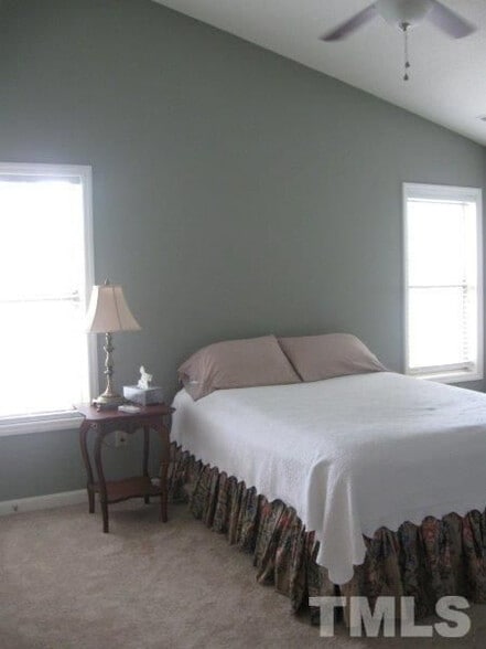Building Photo - Room in Townhome on Sunpointe Dr