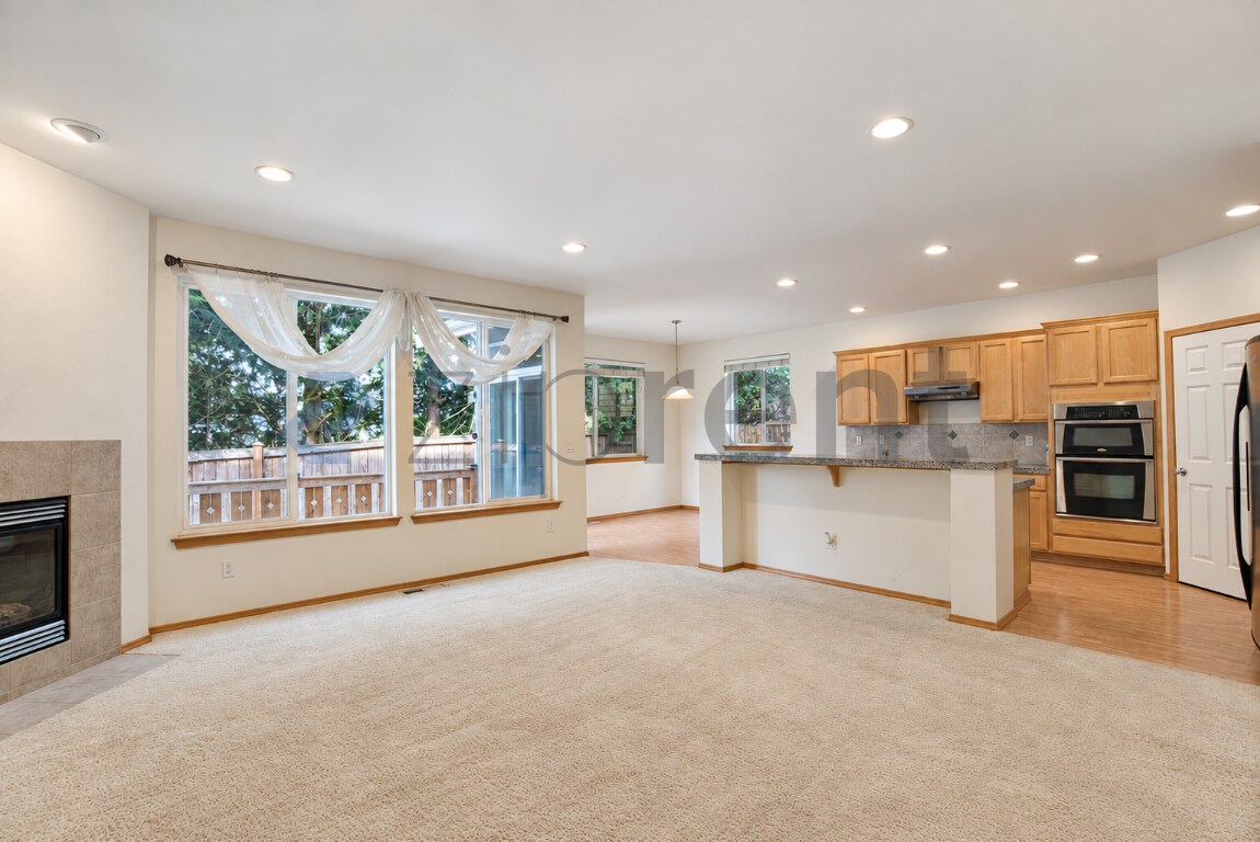 Building Photo - Unit N/A