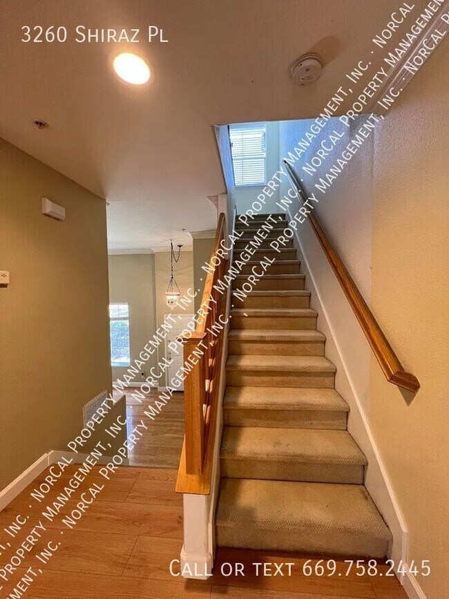 Building Photo - 3260 Shiraz Pl