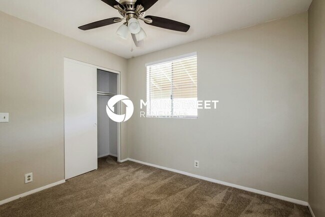 Building Photo - 4 Bedroom Pet-Friendly Home in Glendale, AZ with Main Street Renewal