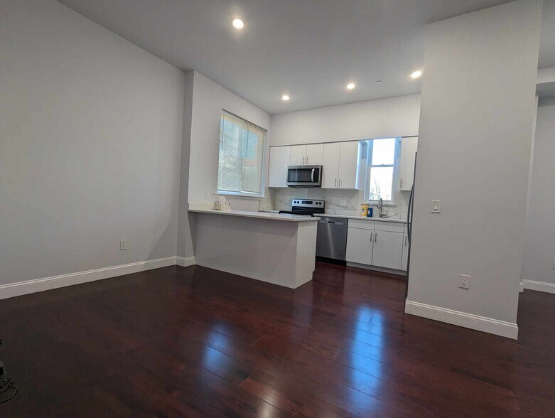 Building Photo - 1315 Ridge Ave