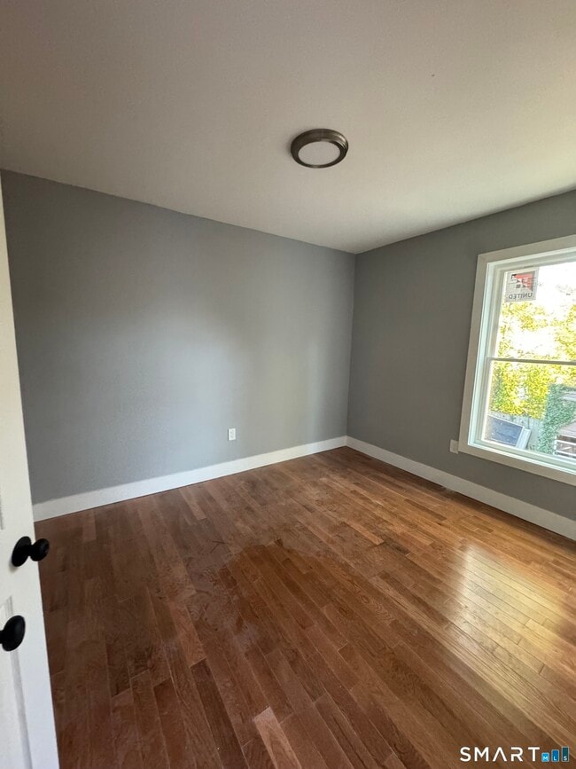 Building Photo - 52 Ann St