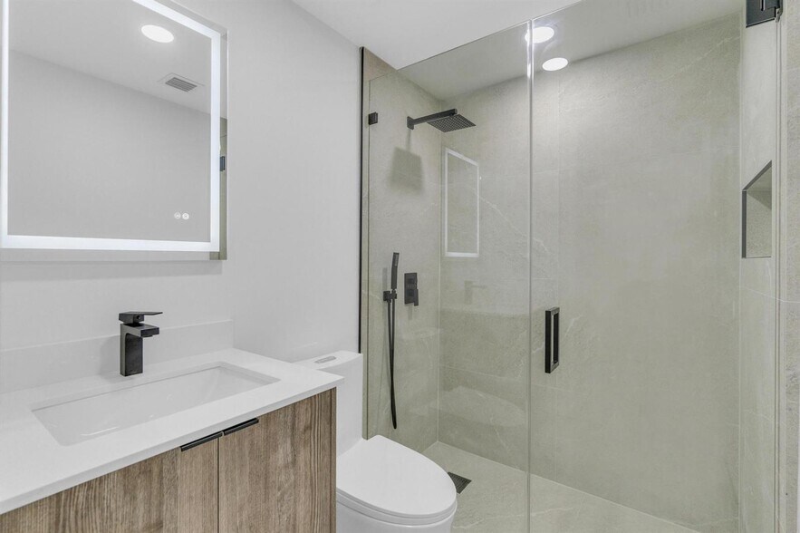 Building Photo - 1170 NW 59th St