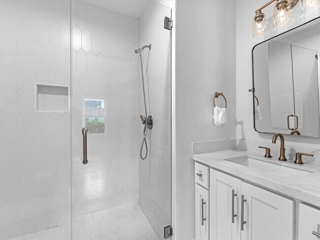 Building Photo - 2147 Colquitt St