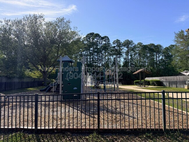 Building Photo - 1063 Collinswood Dr W