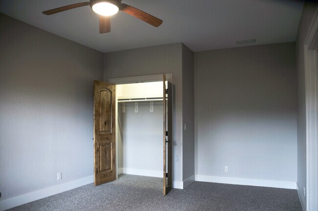 Building Photo - Beautiful Mountain home in Balsam Mountain Preserve Community $3500 a month with year-long lease