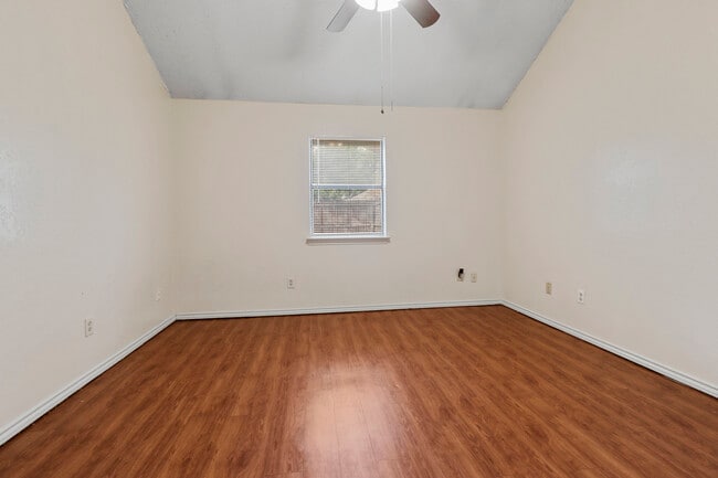 Building Photo - 713 Penn Pl