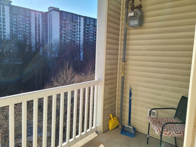 Building Photo - 4550 Strutfield Ln