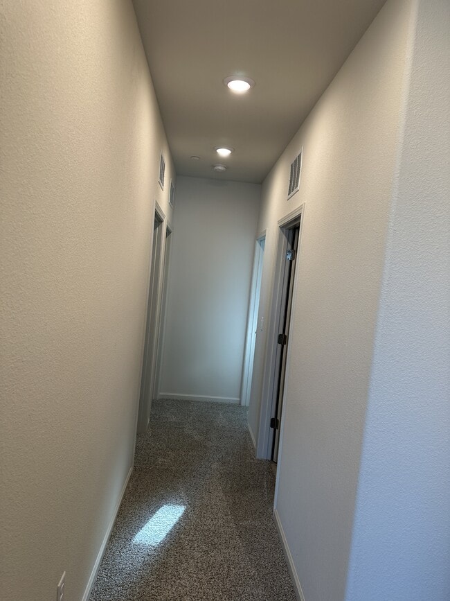 Building Photo - 7042 Mauna Loa Wy