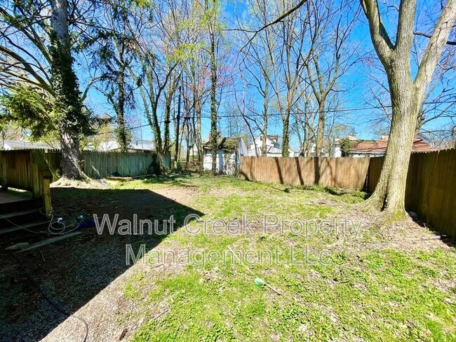 Building Photo - 229 Gates Ave