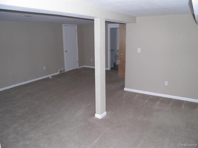 Building Photo - 43805 Hanford Rd