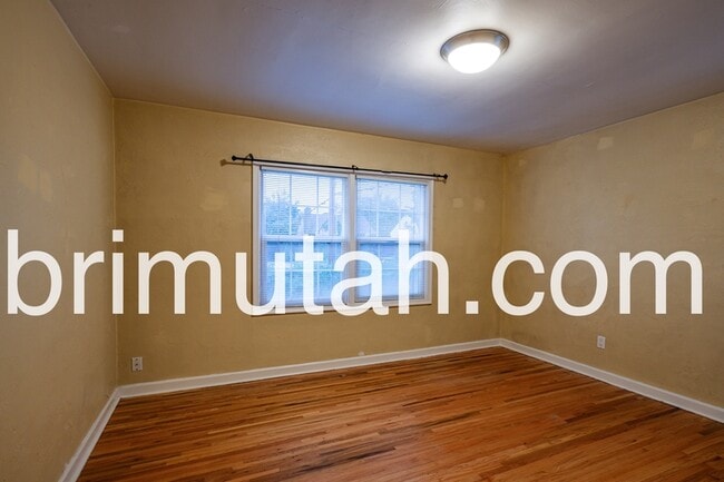 Building Photo - 1266 Parkway Ave