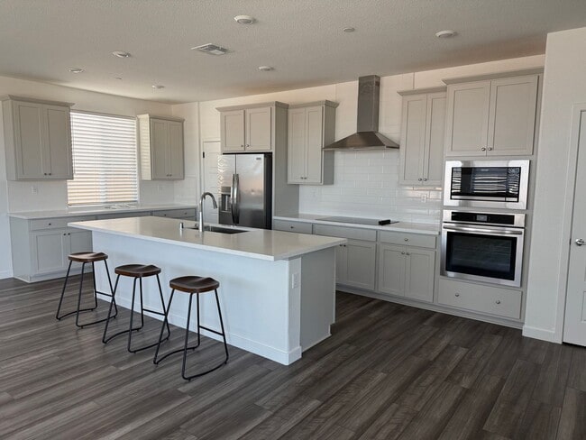 Building Photo - Beautiful Northlake 4 BED 3.5 BATH