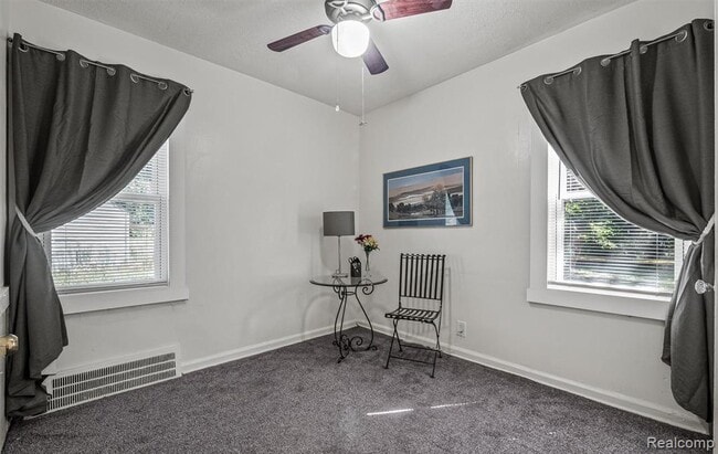 Building Photo - 20034 Rosemont Ave