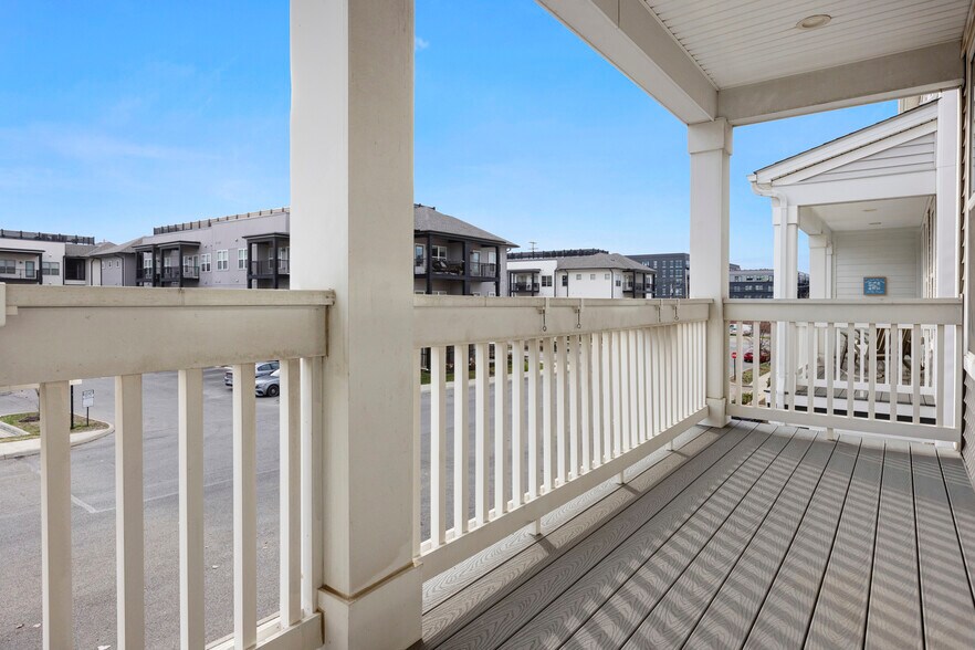 2nd floor balcony - 764 N 6th St