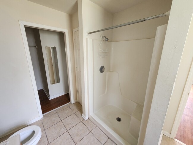 Building Photo - 5572 Pleasant Pines Ct