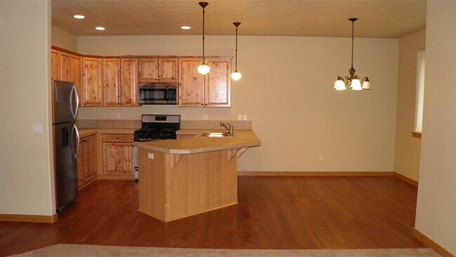 Building Photo - 20249 Knightsbridge Pl