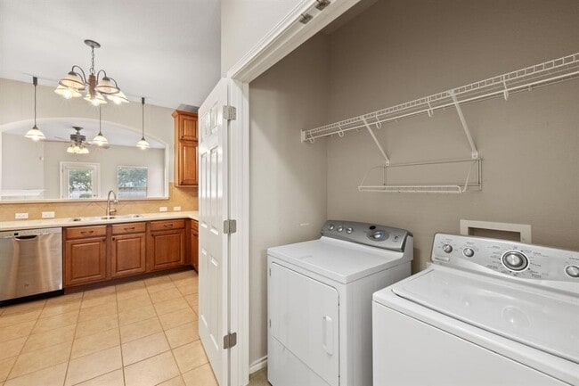 Building Photo - 11213 Liberty Farms Dr