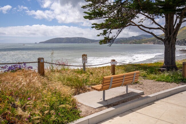 Building Photo - This Sunset Beach Estates Townhome will have you speechless!
