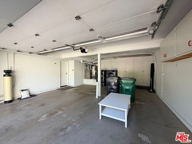 Building Photo - 12 Moss Glen