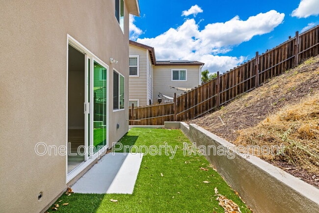 Building Photo - 6256 E Lake Dr