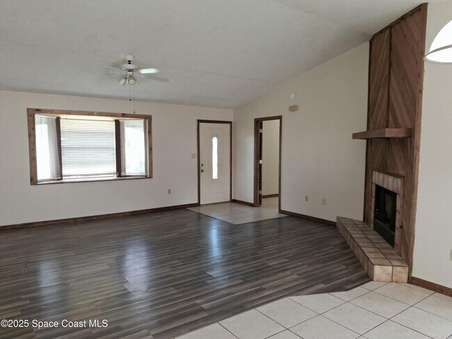 Building Photo - 4440 Everglades St