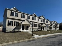 Building Photo - 2 Hudson Cir