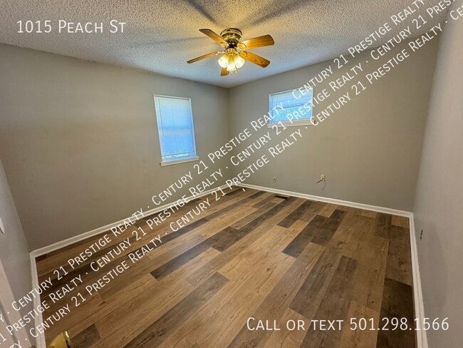 Building Photo - 1015 Peach St