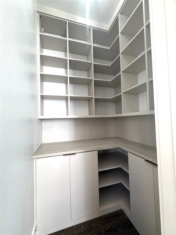 Building Photo - 1301 Town Creek Dr