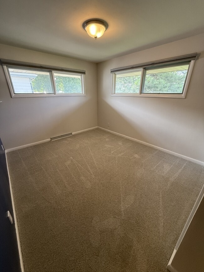 Building Photo - 3201 7th Ave S