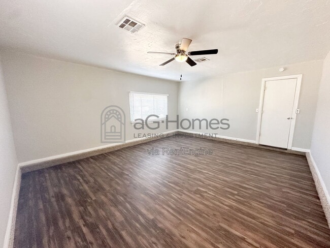 Building Photo - 1508 NE 44th St