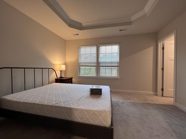 Building Photo - 217 Stonehurst Dr