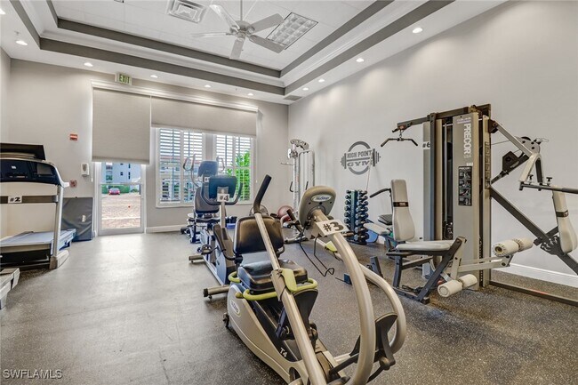 Building Photo - 5 High Point Cir W