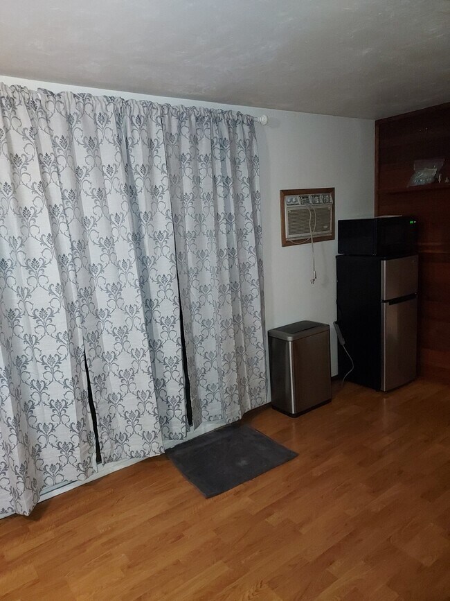 Building Photo - 2474 Fillmore St